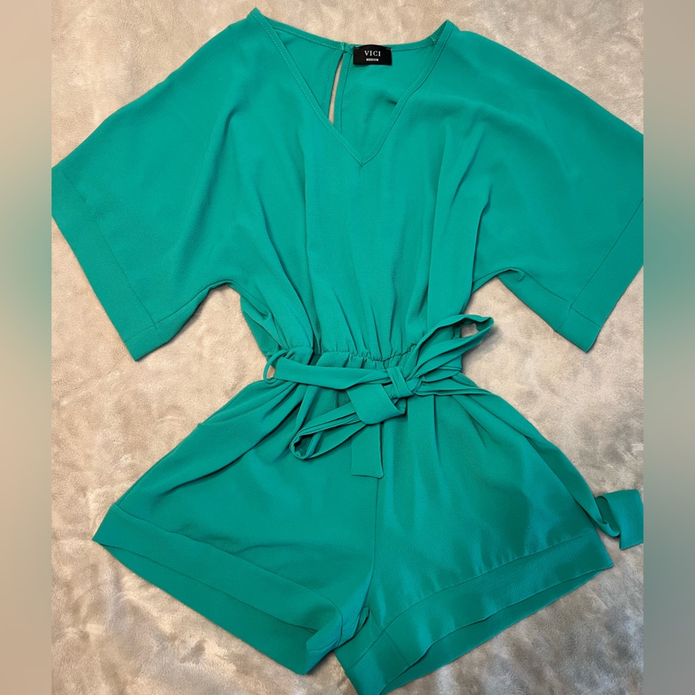 NWOT Vici Romper